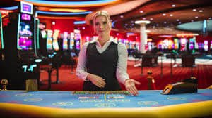 Studio live dealer Texas Hold'em Bonus btn4d dengan kualitas broadcast HD